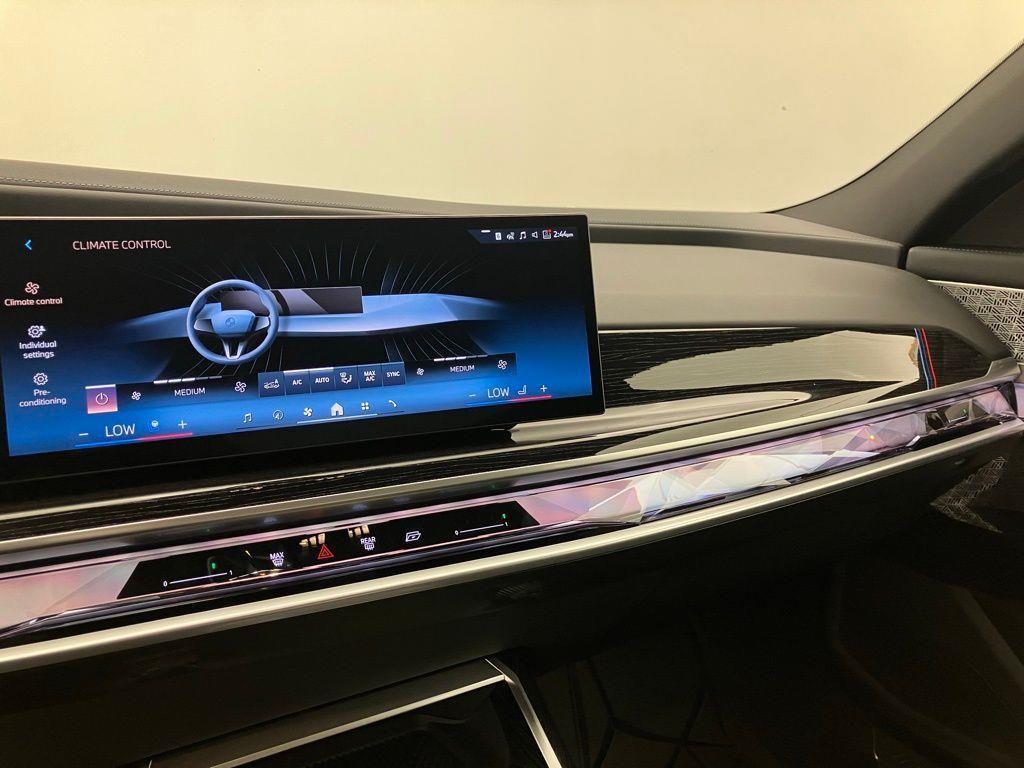 new 2025 BMW 760 car, priced at $133,315