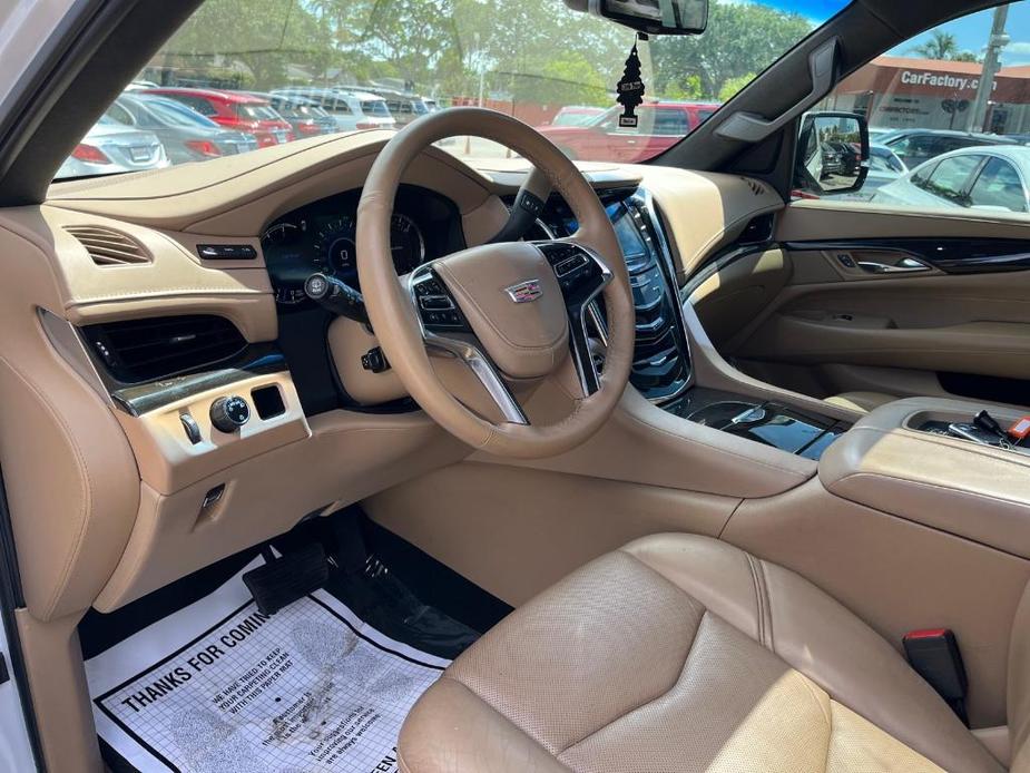 used 2018 Cadillac Escalade ESV car, priced at $35,761