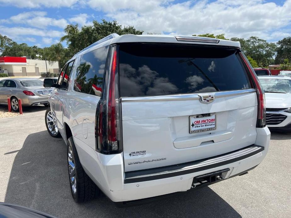 used 2018 Cadillac Escalade ESV car, priced at $35,761