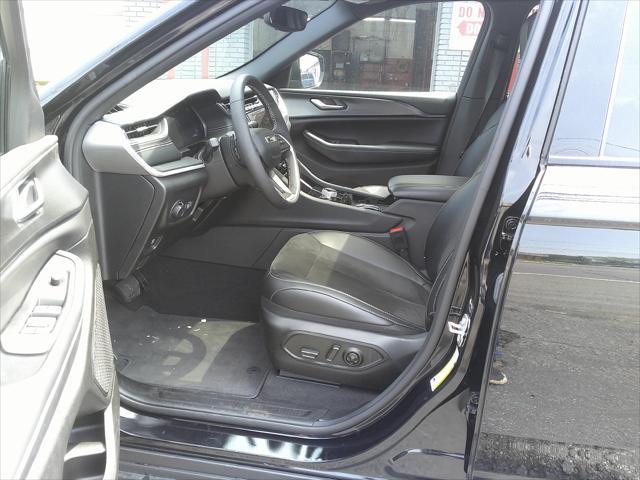 used 2023 Jeep Grand Cherokee car, priced at $33,995