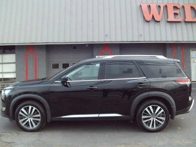 used 2022 Nissan Pathfinder car, priced at $34,995