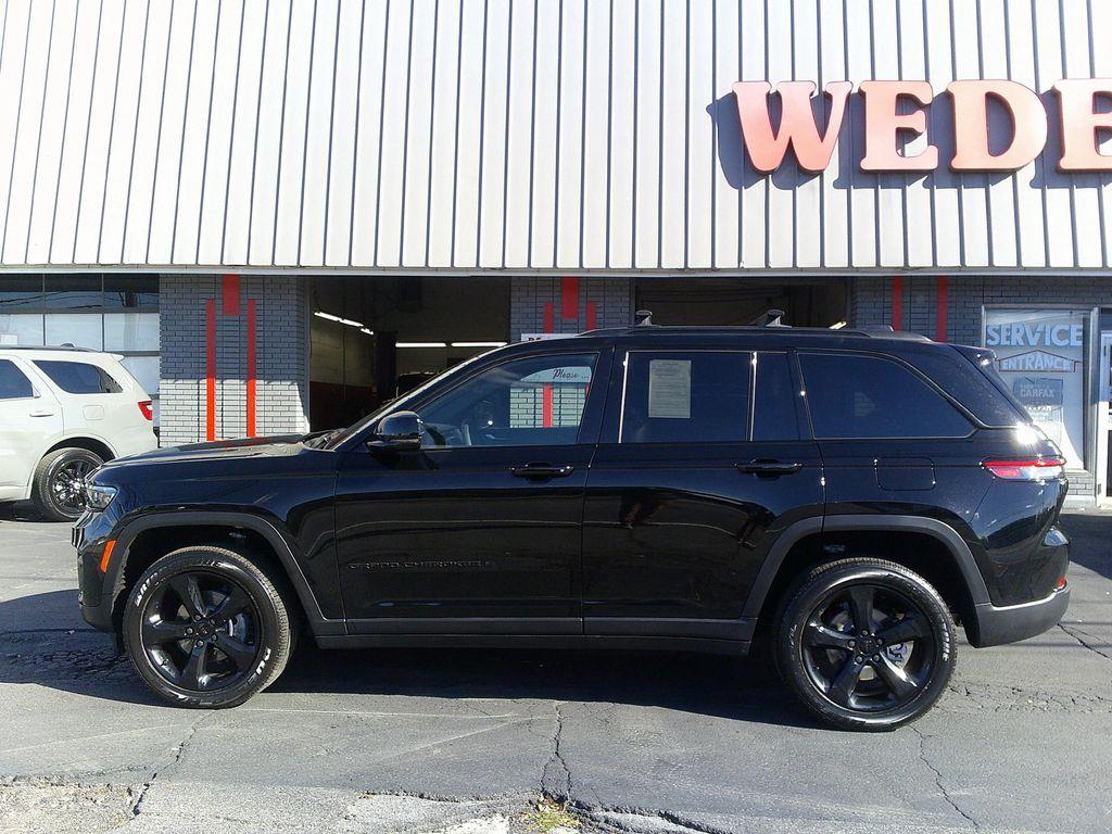 used 2023 Jeep Grand Cherokee car, priced at $32,995