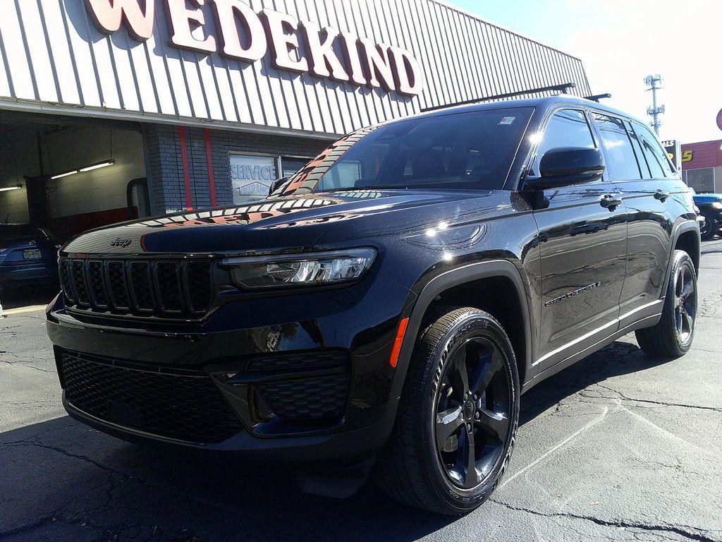 used 2023 Jeep Grand Cherokee car, priced at $32,995