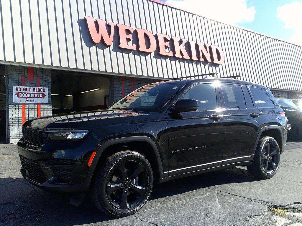 used 2023 Jeep Grand Cherokee car, priced at $32,995