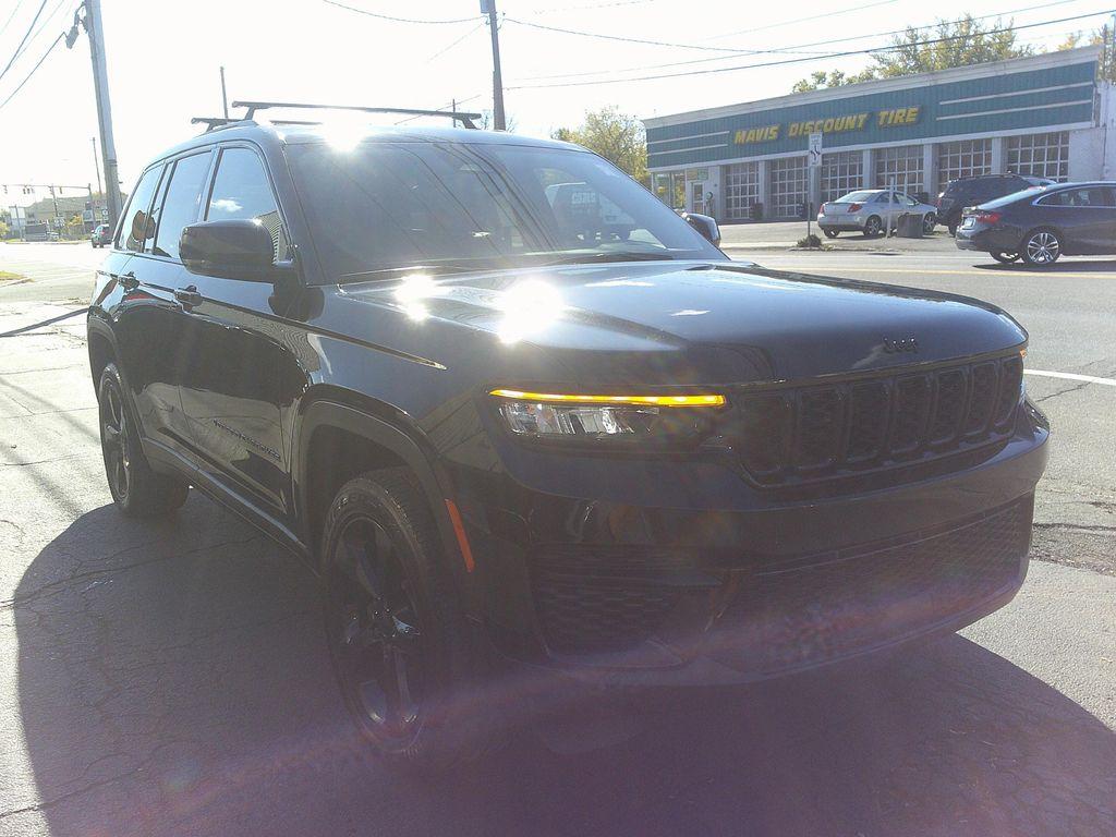 used 2023 Jeep Grand Cherokee car, priced at $32,995