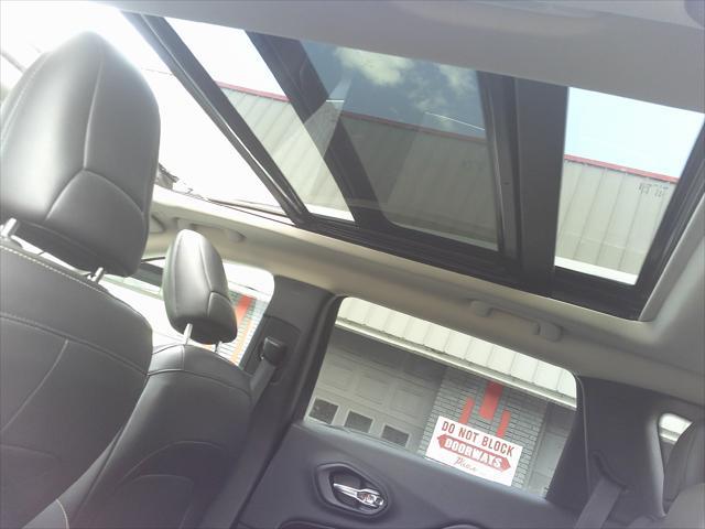 used 2018 Jeep Cherokee car, priced at $15,995