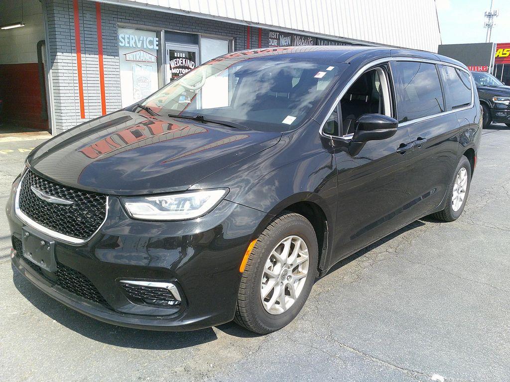 used 2023 Chrysler Pacifica car, priced at $22,995