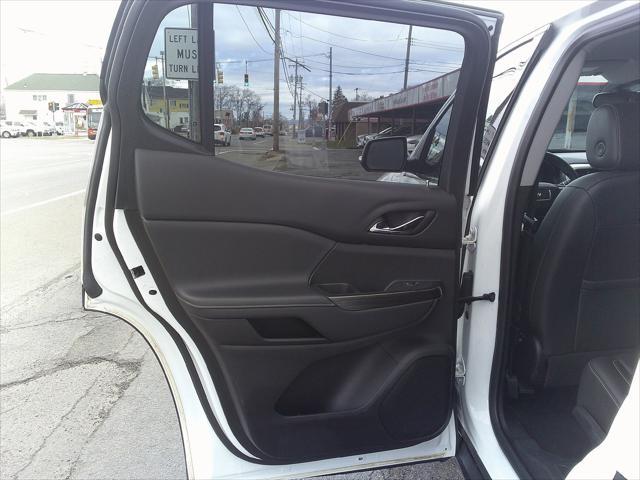 used 2023 GMC Acadia car, priced at $28,900