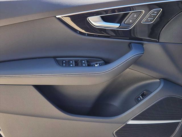 new 2025 Audi Q7 car, priced at $76,350