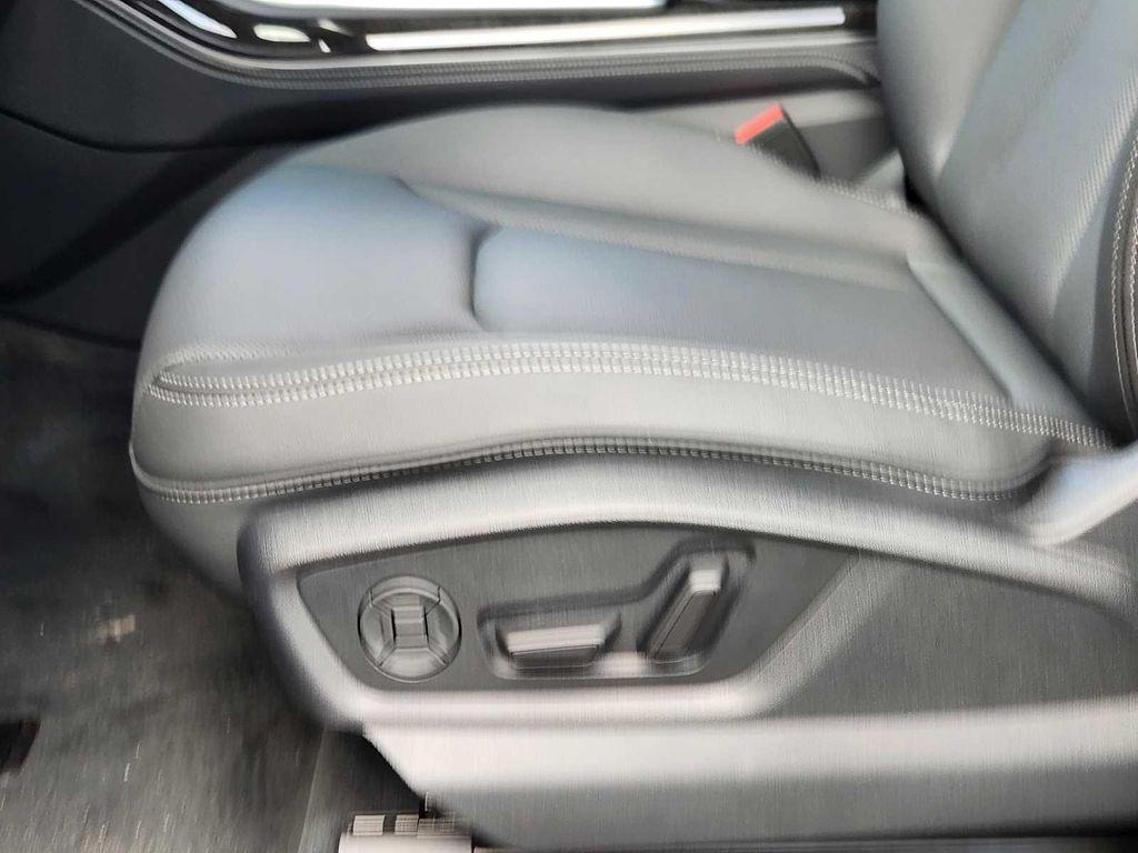 new 2025 Audi Q7 car, priced at $77,750