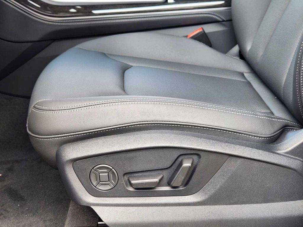 new 2025 Audi Q7 car, priced at $77,750