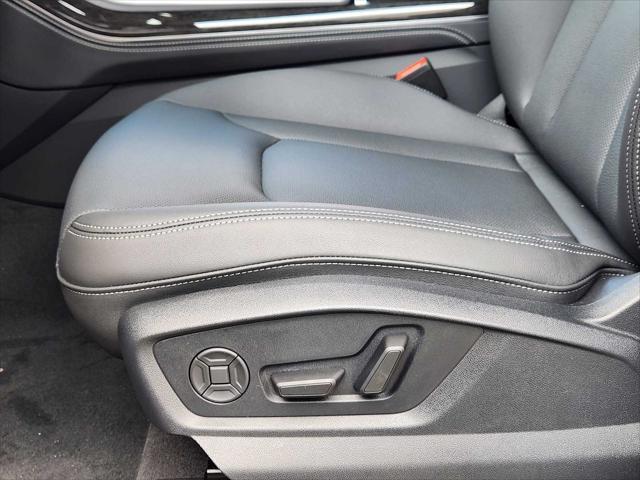 new 2025 Audi Q7 car, priced at $77,750