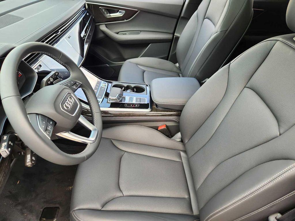 new 2025 Audi Q7 car, priced at $77,750