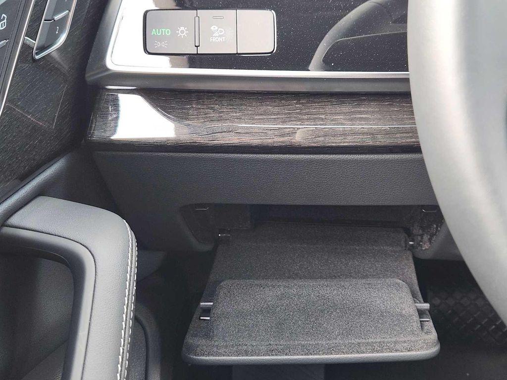 new 2025 Audi Q7 car, priced at $77,750