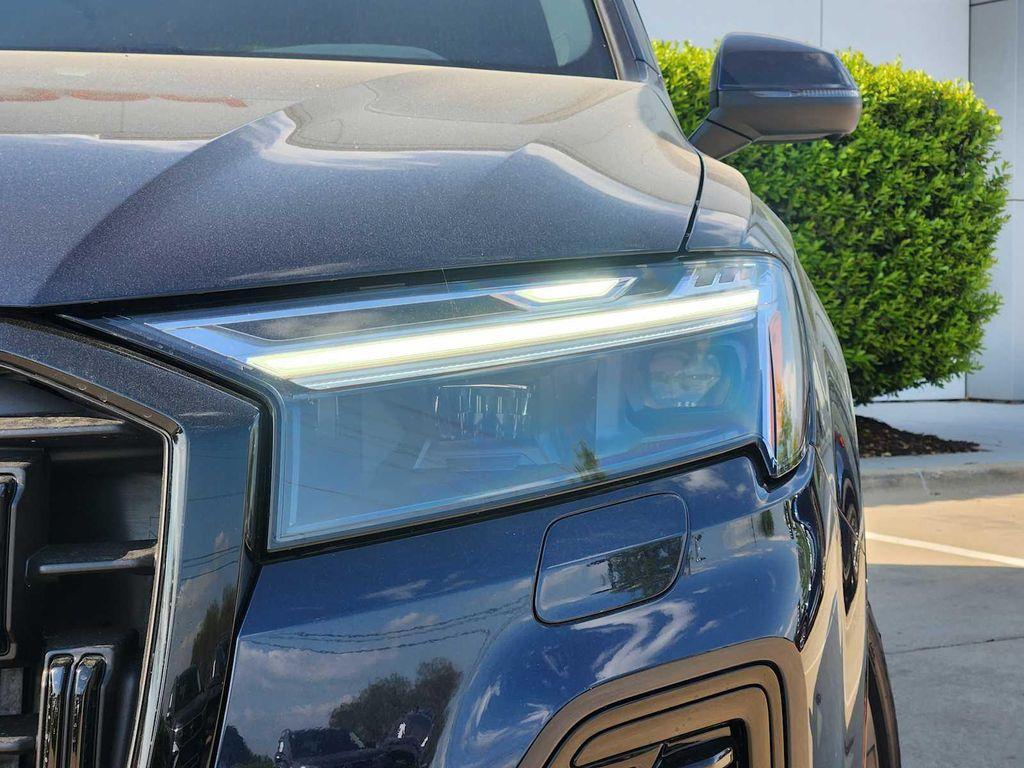 new 2025 Audi Q7 car, priced at $77,750