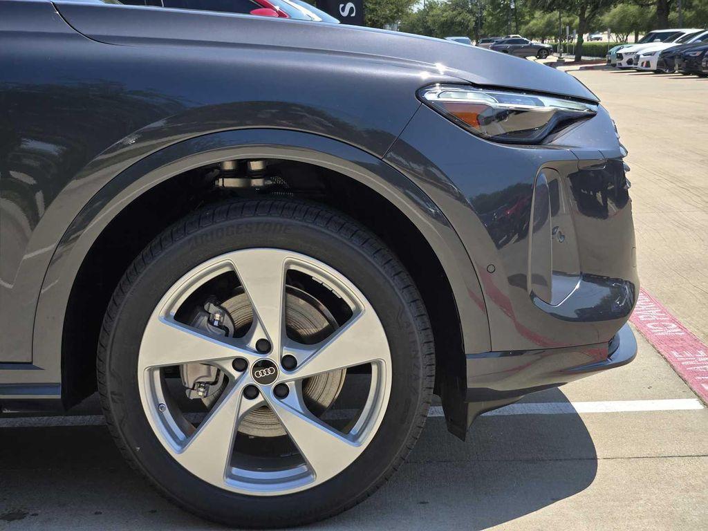 new 2025 Audi Q5 car, priced at $61,390