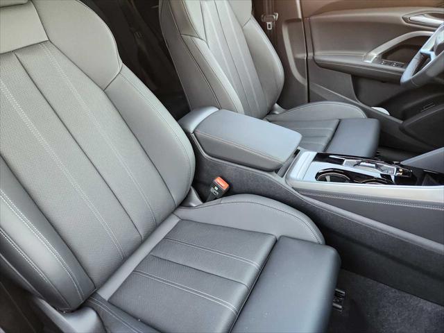 new 2025 Audi Q5 car, priced at $60,975