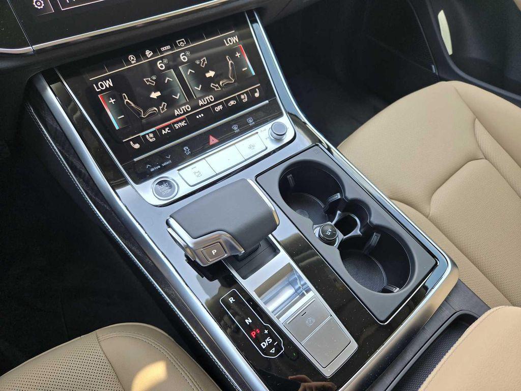 new 2025 Audi Q7 car, priced at $76,700