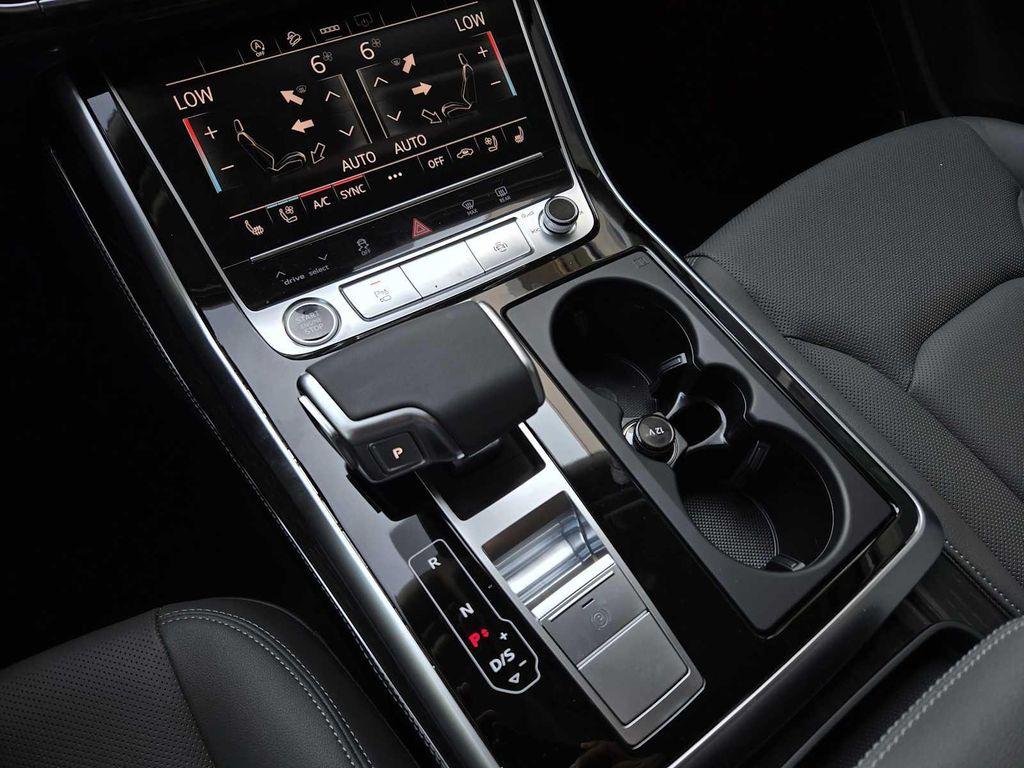new 2025 Audi Q7 car, priced at $76,480
