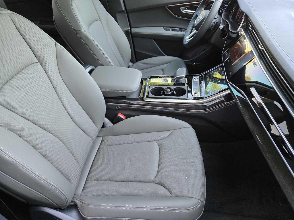 new 2025 Audi Q7 car, priced at $76,480