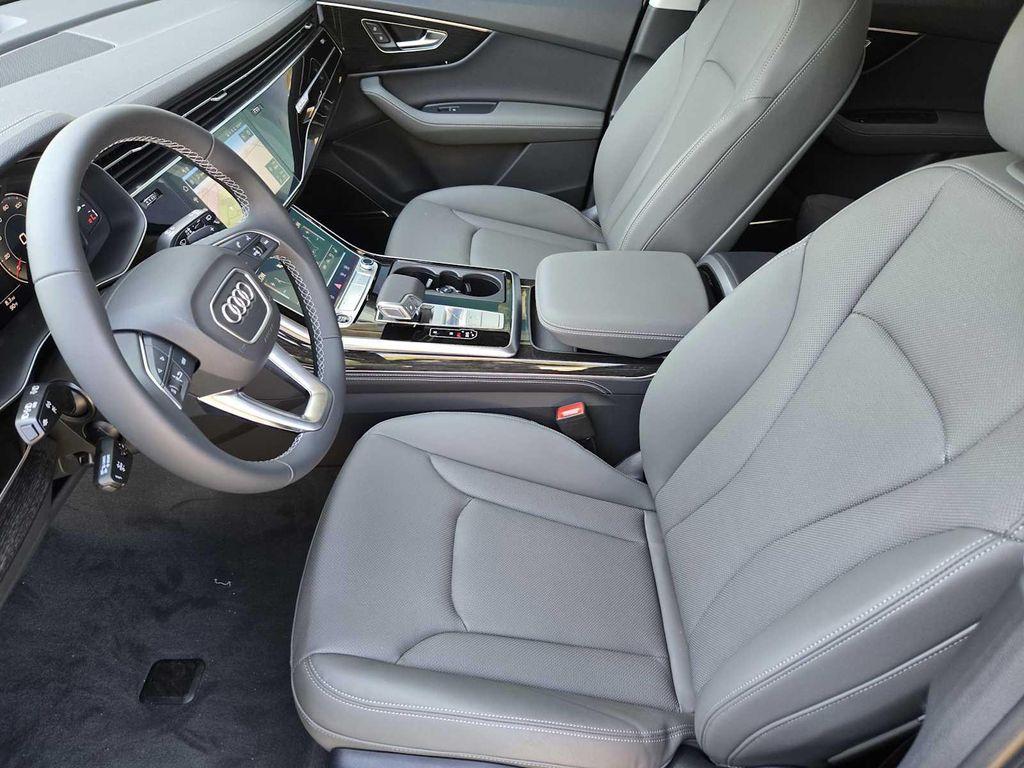 new 2025 Audi Q7 car, priced at $76,480
