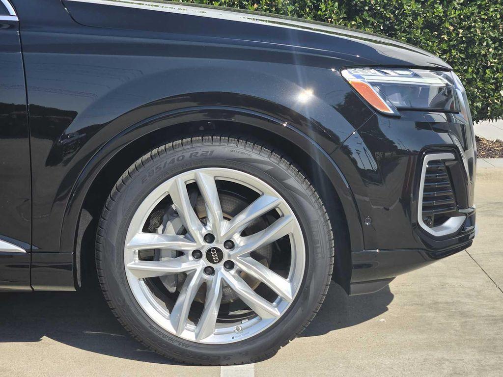 new 2025 Audi Q7 car, priced at $76,480