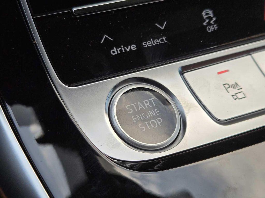 new 2025 Audi Q8 car, priced at $85,965