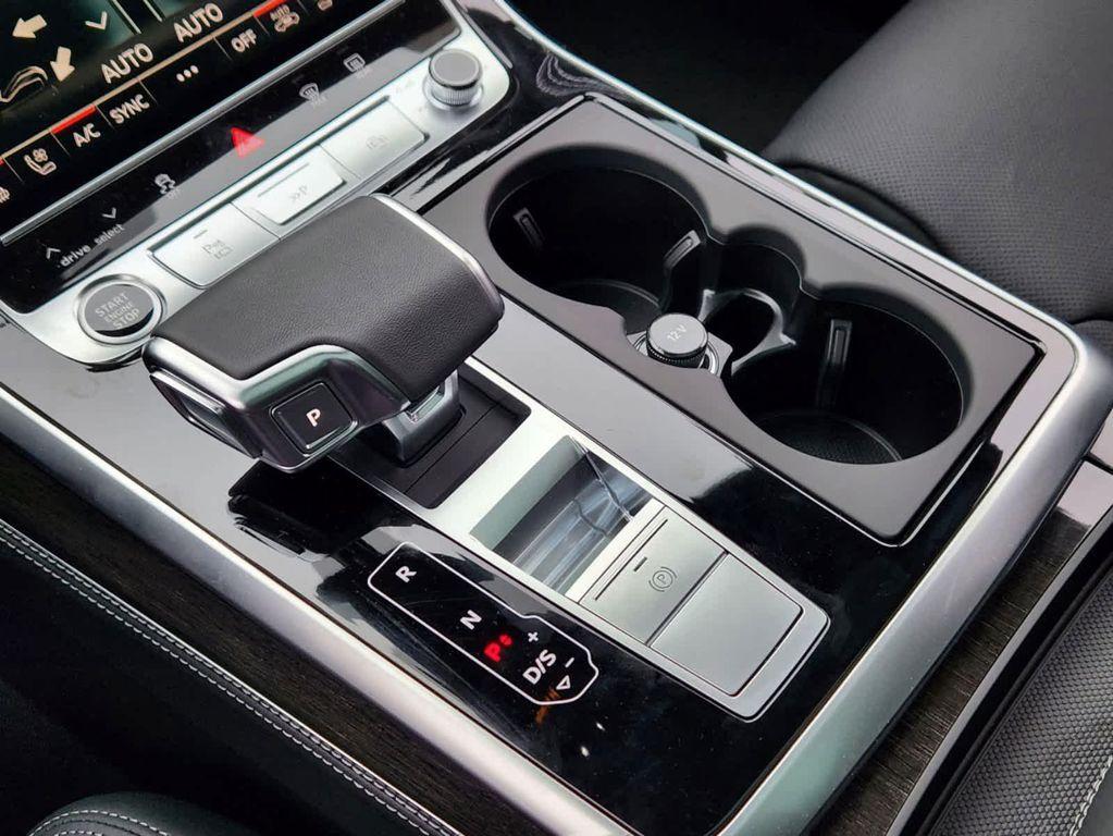 new 2025 Audi Q7 car, priced at $84,455