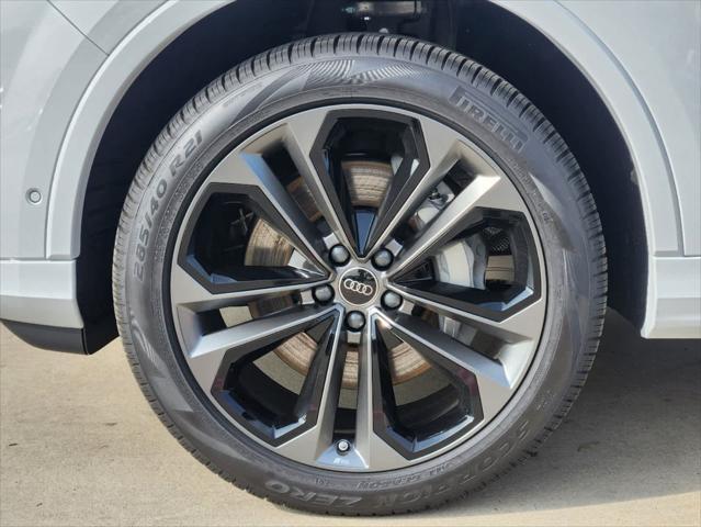 new 2025 Audi Q7 car, priced at $77,990