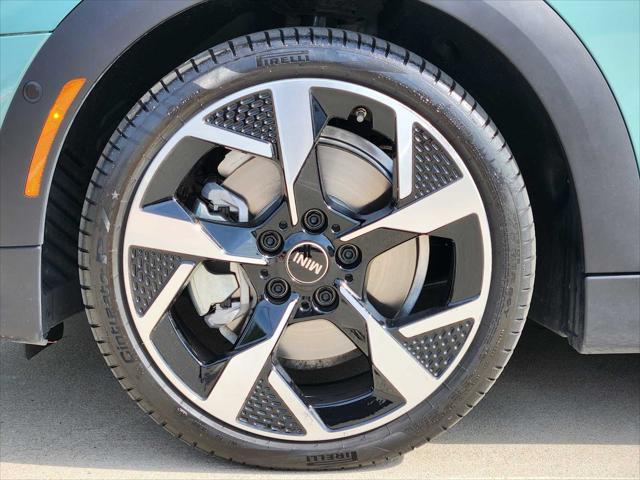 used 2025 MINI Hardtop car, priced at $32,991