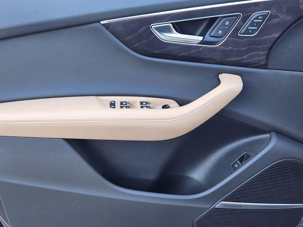 new 2025 Audi Q8 car, priced at $85,865