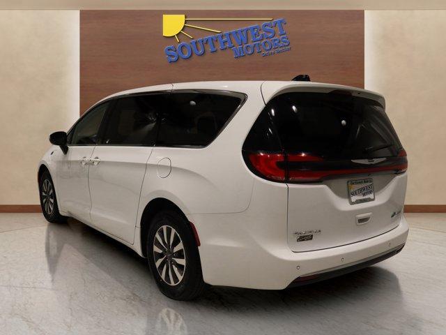 used 2023 Chrysler Pacifica Hybrid car, priced at $31,985