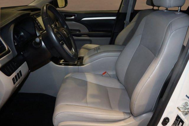 used 2015 Toyota Highlander car, priced at $26,485