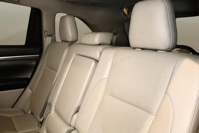 used 2019 Toyota Highlander car, priced at $25,985