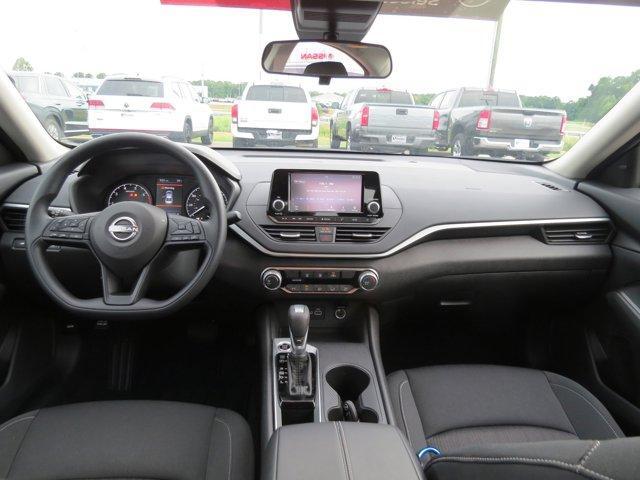 used 2023 Nissan Altima car, priced at $24,999