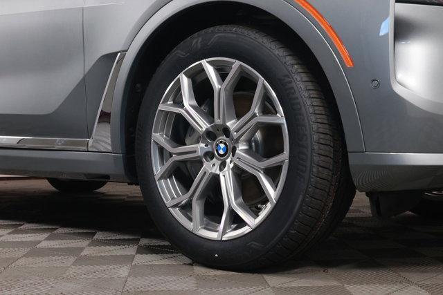 new 2025 BMW X7 car, priced at $92,125