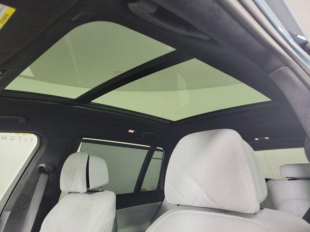 new 2026 BMW X7 car, priced at $95,225