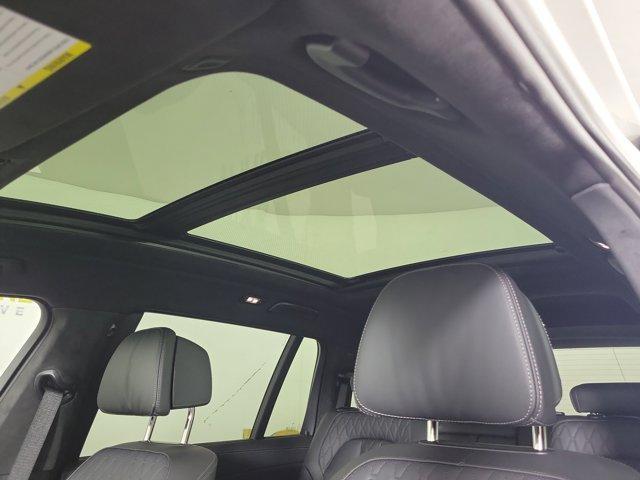 new 2026 BMW X7 car, priced at $122,795