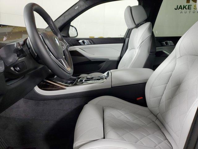 new 2025 BMW X7 car, priced at $93,925
