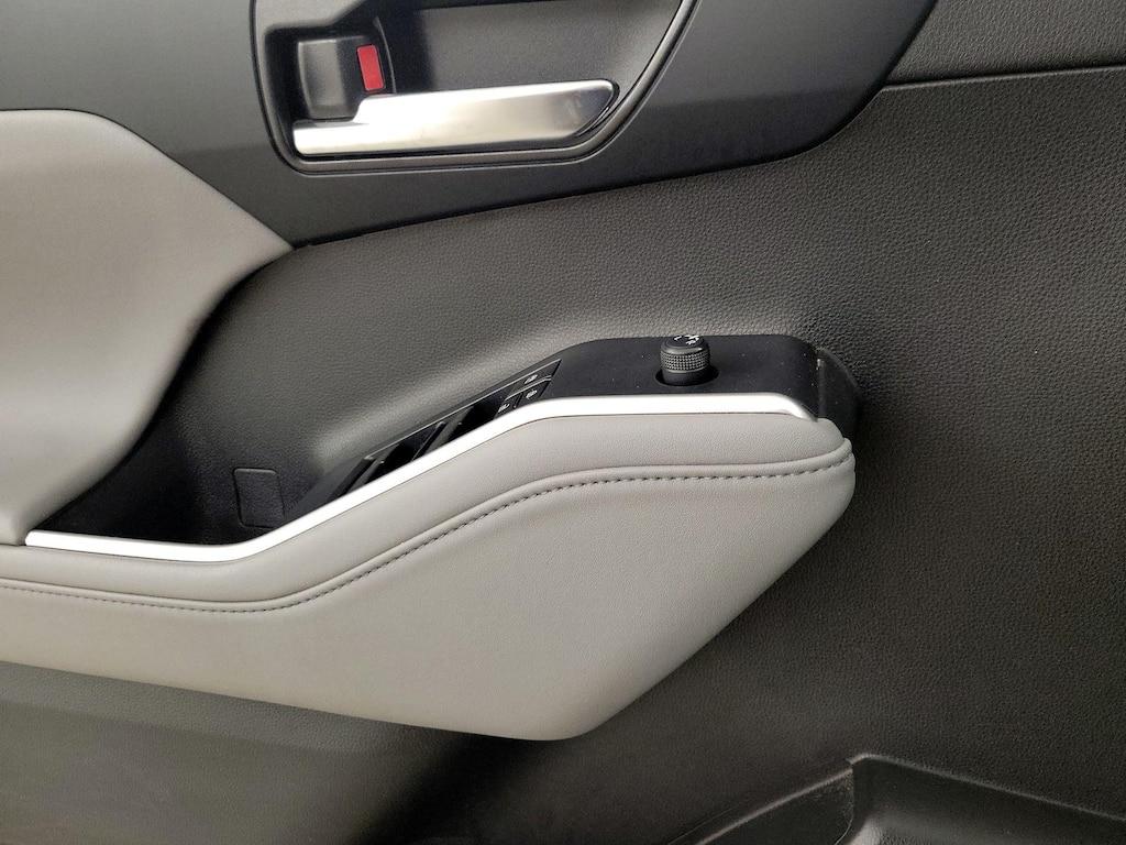 used 2022 Toyota Highlander car, priced at $39,998