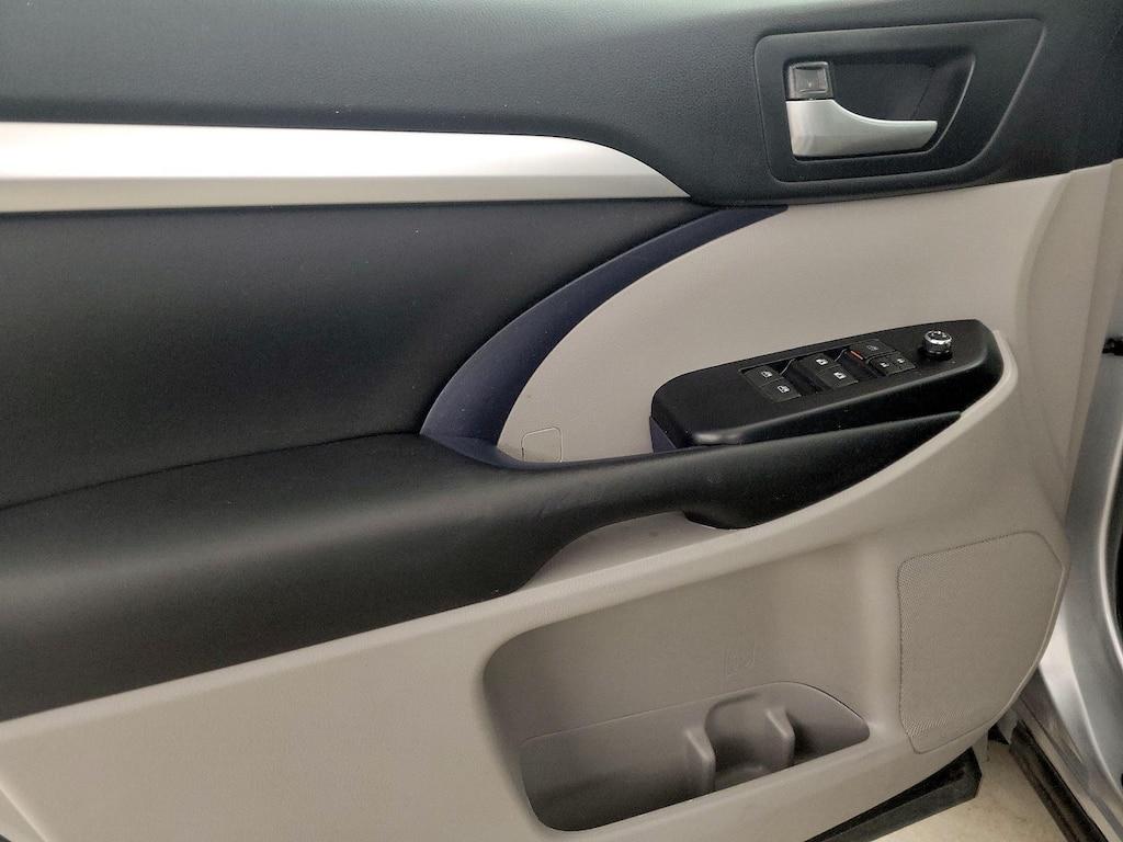 used 2015 Toyota Highlander car, priced at $22,998