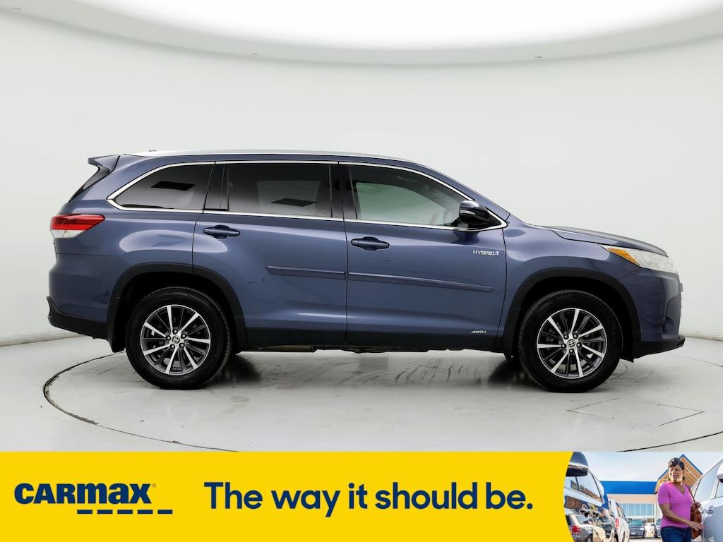 used 2019 Toyota Highlander Hybrid car, priced at $32,998