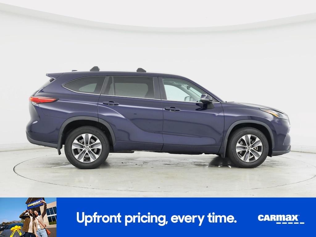 used 2023 Toyota Highlander car, priced at $37,998