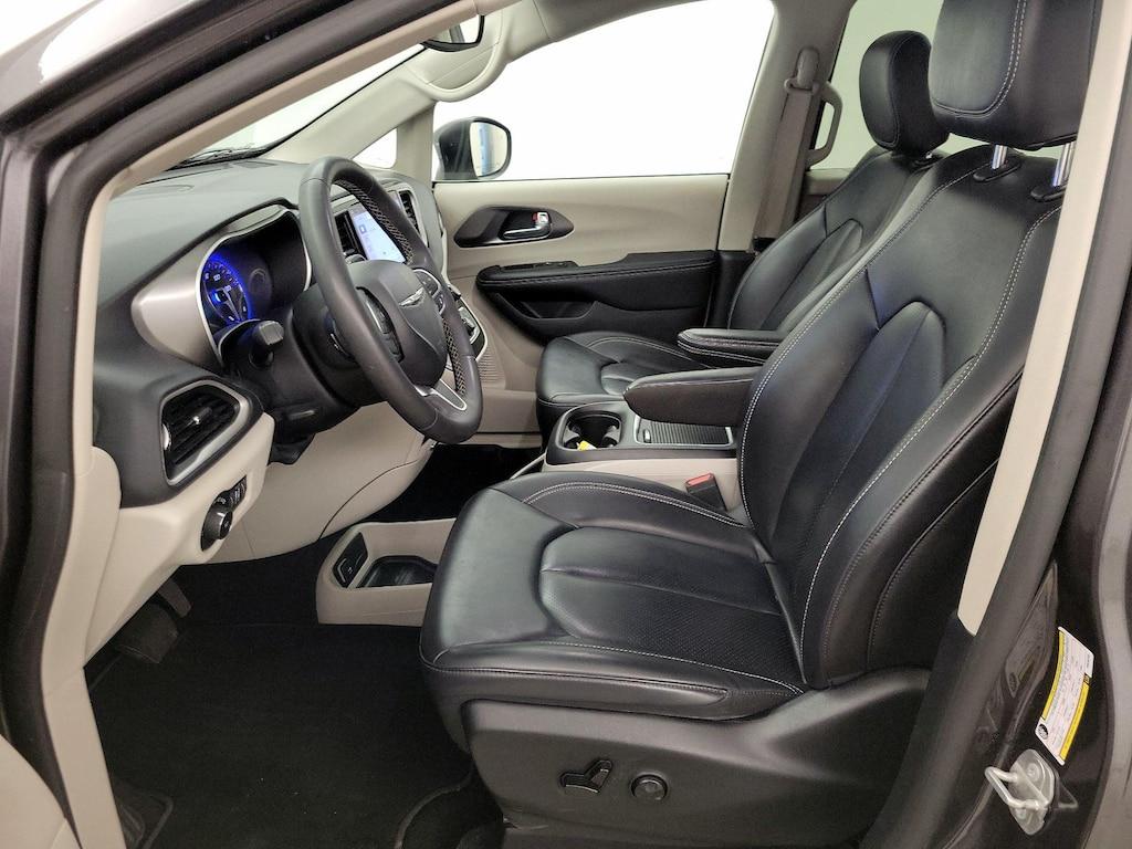 used 2023 Chrysler Pacifica car, priced at $25,998