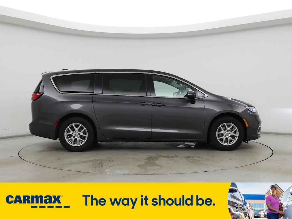used 2023 Chrysler Pacifica car, priced at $25,998