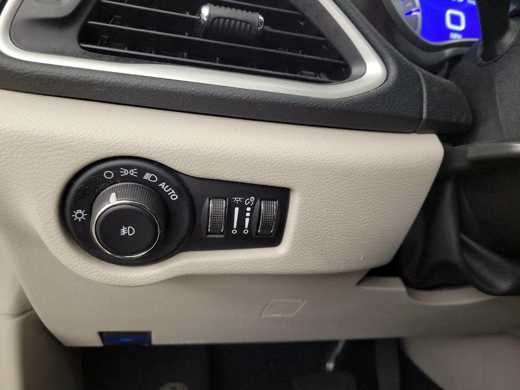used 2023 Chrysler Pacifica car, priced at $25,998