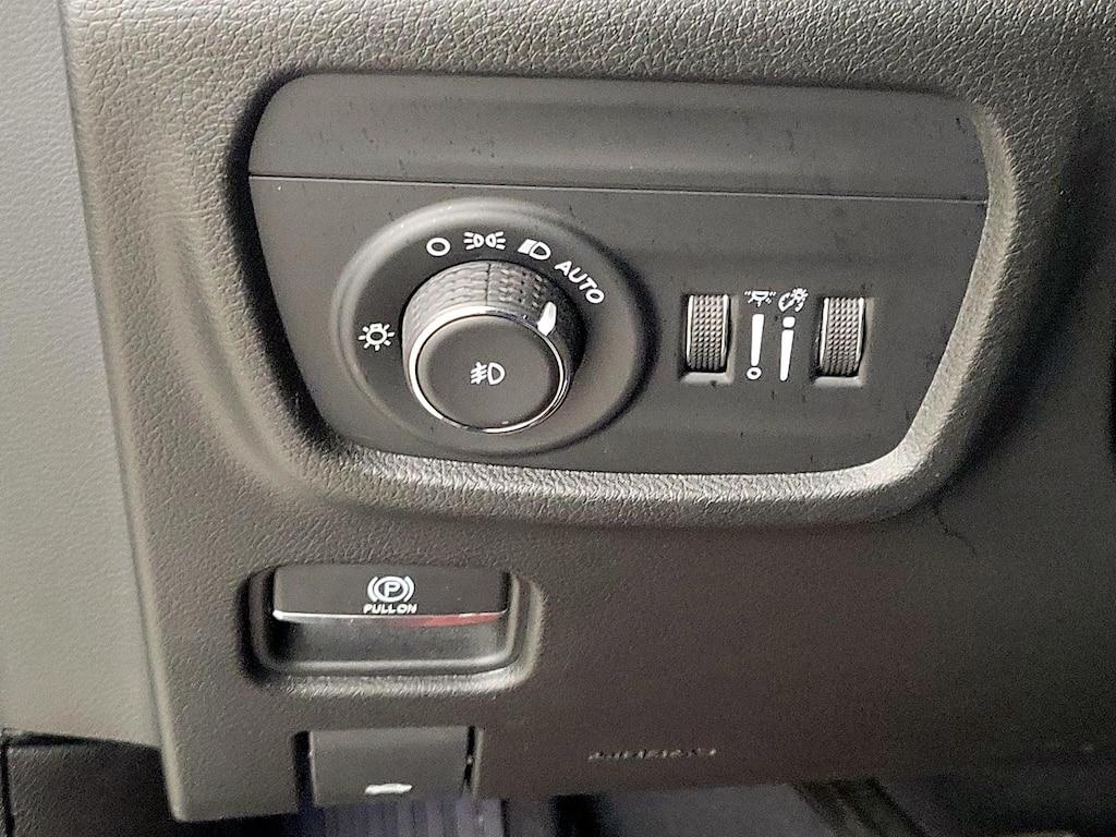 used 2022 Jeep Grand Cherokee car, priced at $39,998