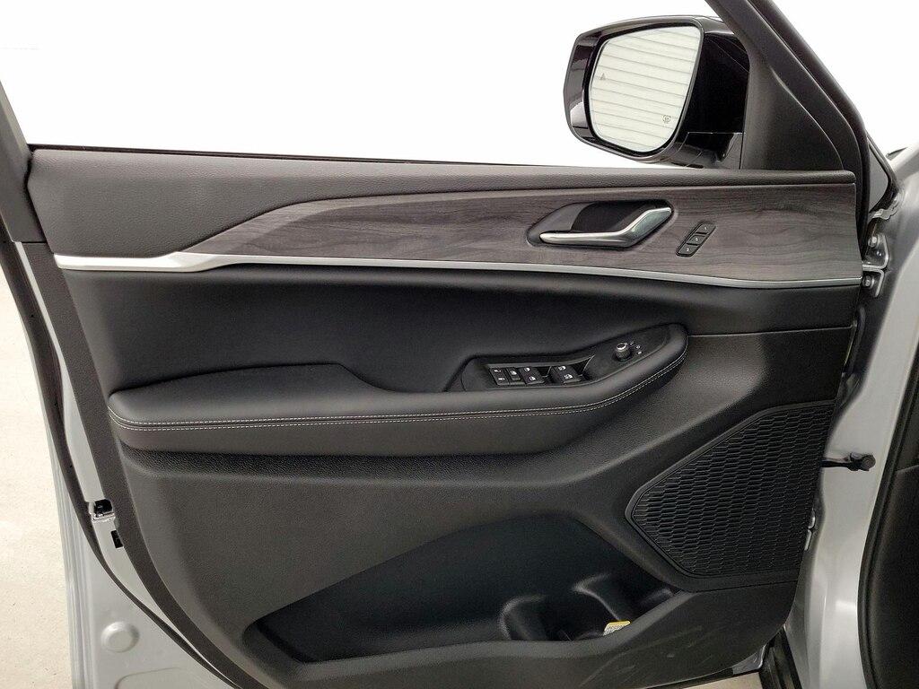 used 2025 Jeep Grand Cherokee car, priced at $46,998