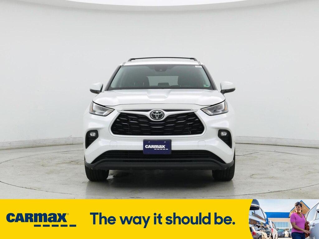 used 2023 Toyota Highlander car, priced at $35,998