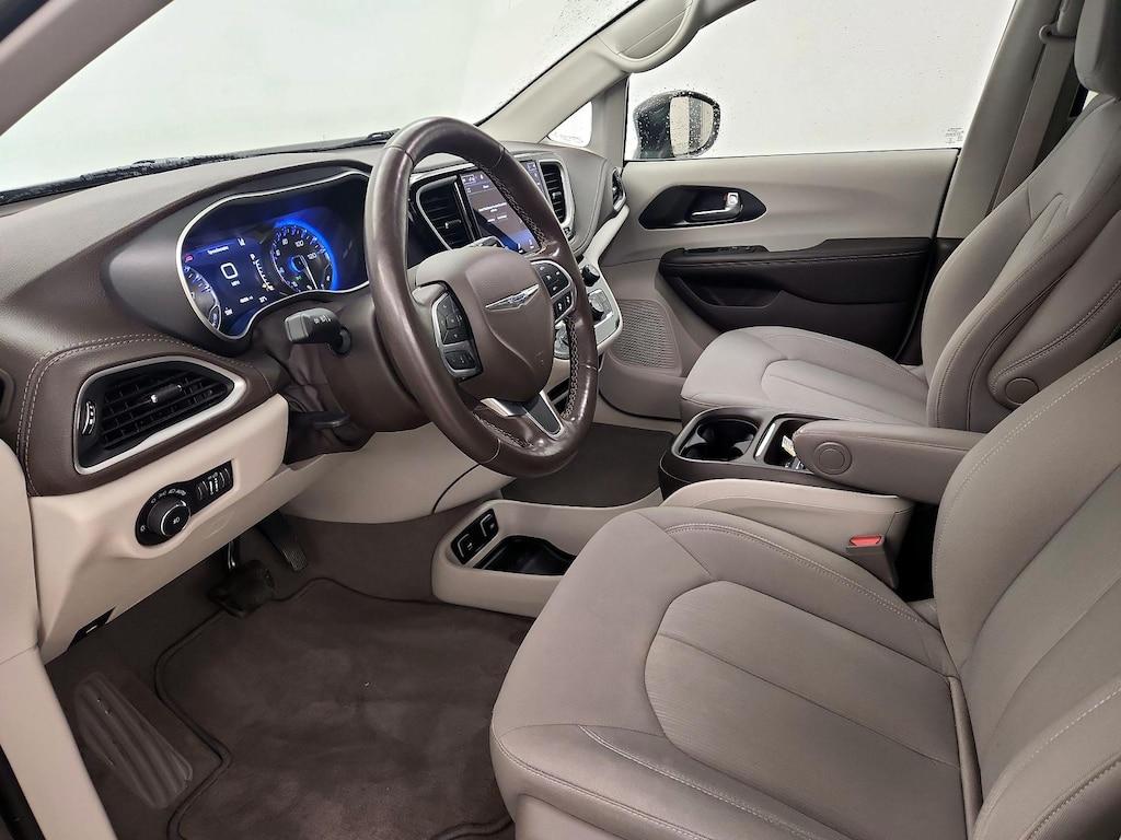 used 2021 Chrysler Pacifica car, priced at $25,998